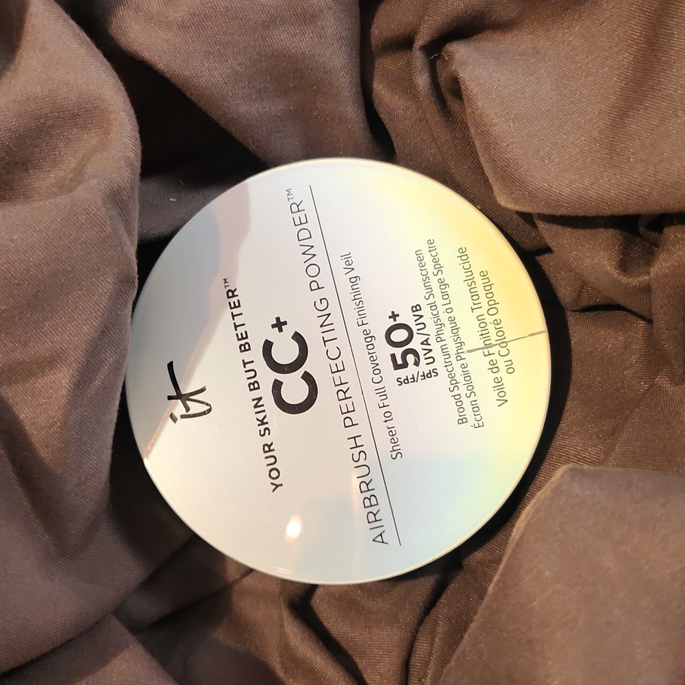 It Cosmetics Powder